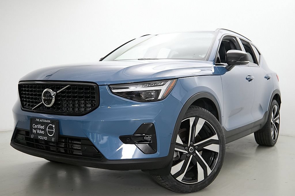 Certified 2024 Volvo XC40 B5 Ultimate w/ Climate Package AWD/4WD image 2