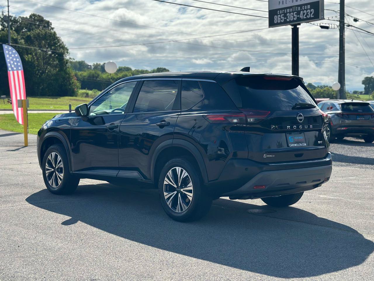 Used 2023 Nissan Rogue SV FWD image 5