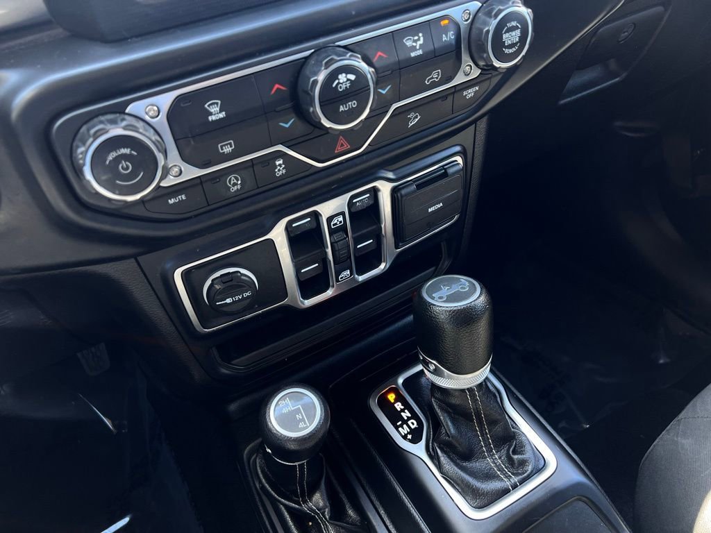 Used 2019 Jeep Wrangler Unlimited Sahara AWD/4WD image 21