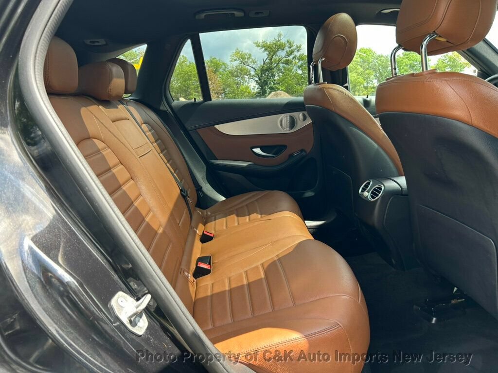 Used 2019 Mercedes-Benz GLC 43 AMG 4MATIC image 38