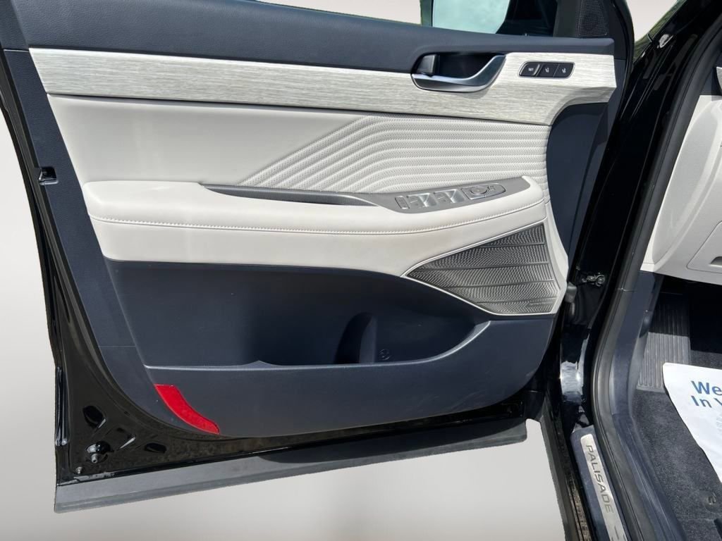 Used 2024 Hyundai Palisade Calligraphy image 11