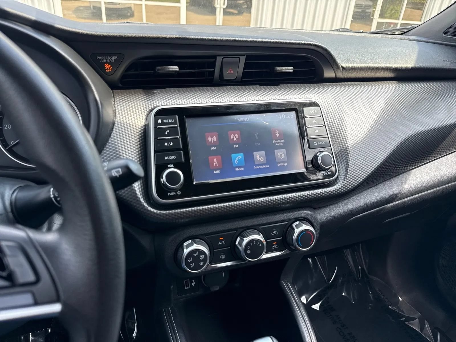 Used 2019 Nissan Kicks S FWD image 18