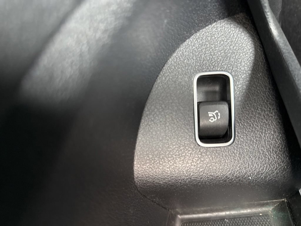 Used 2023 Mercedes-Benz GLE 350 4MATIC image 16