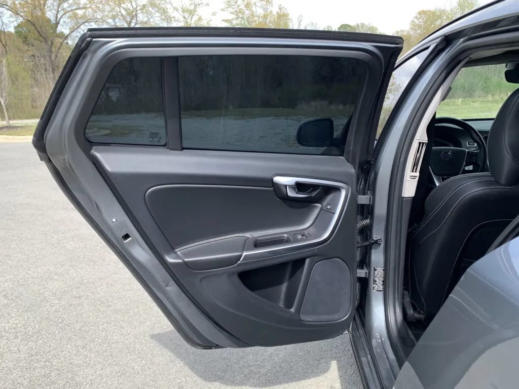 Used 2018 Volvo V60 T5 Dynamic w/ Vision Package AWD/4WD image 18