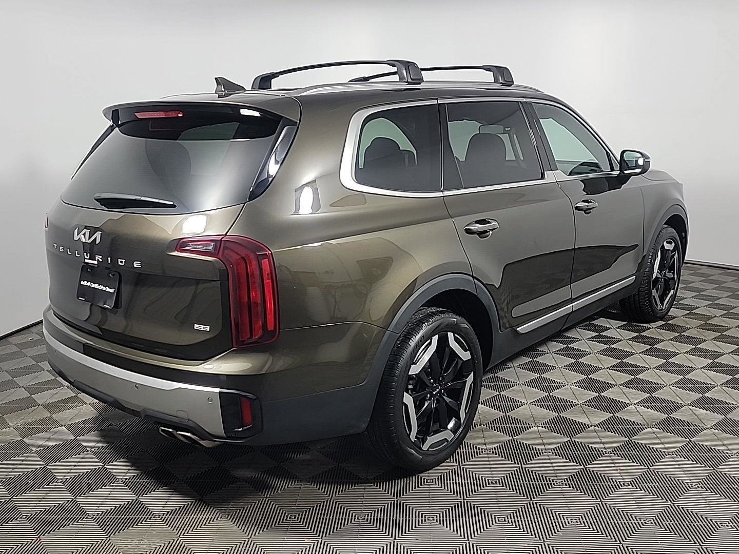 Used 2024 Kia Telluride S w/ S Sunroof Package image 4