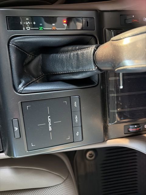 Used 2023 Lexus GX 460 Premium w/ Accessory Package AWD/4WD image 25
