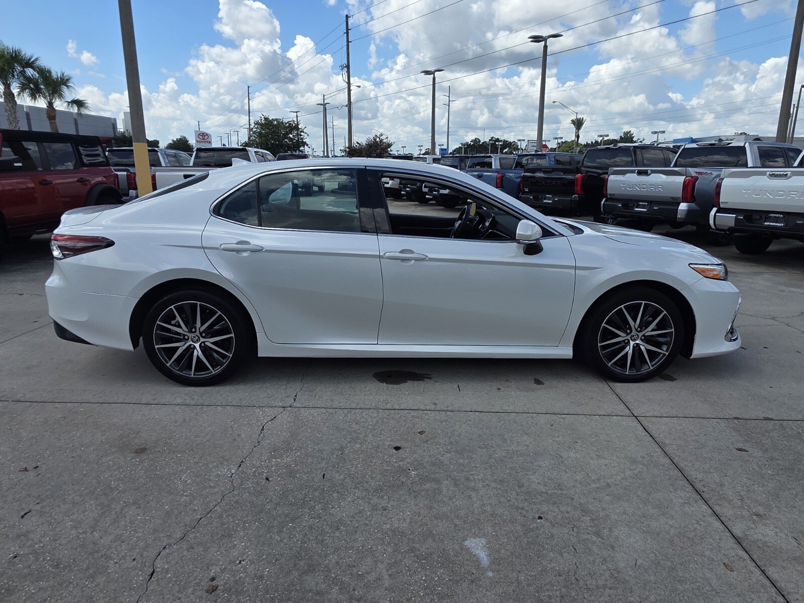 Certified 2022 Toyota Camry XLE w/ Navigation Upgrade Package FWD image 7