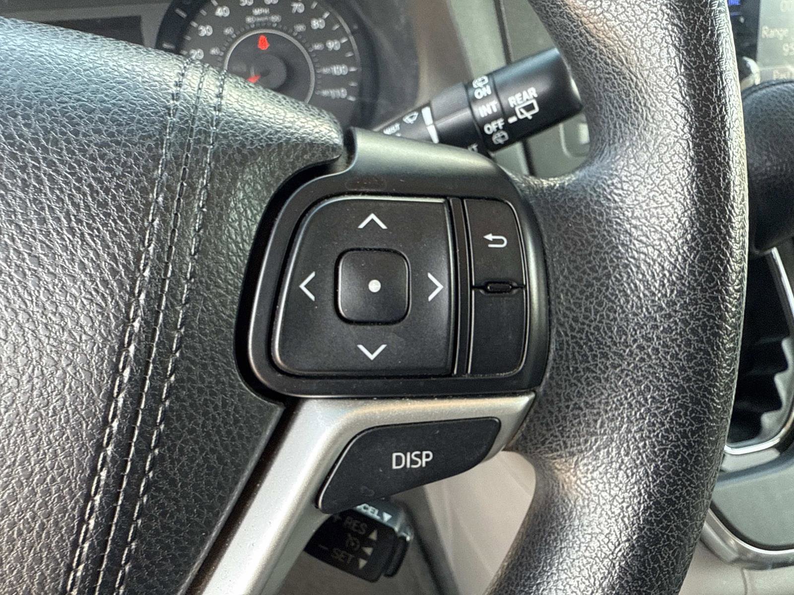 Used 2015 Toyota Sienna LE image 28