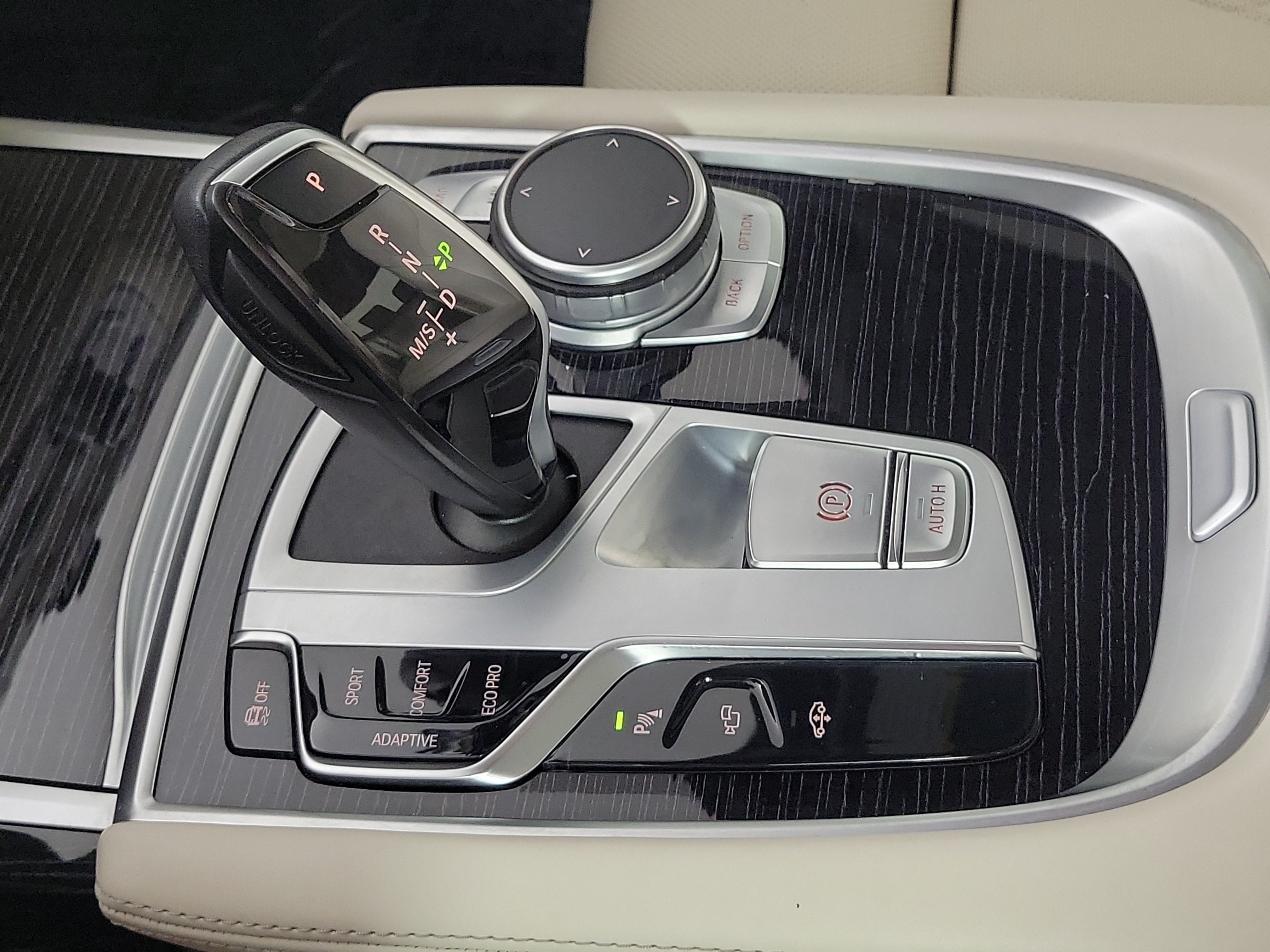 Used 2022 BMW 750i xDrive w/ M Sport Package AWD/4WD image 22