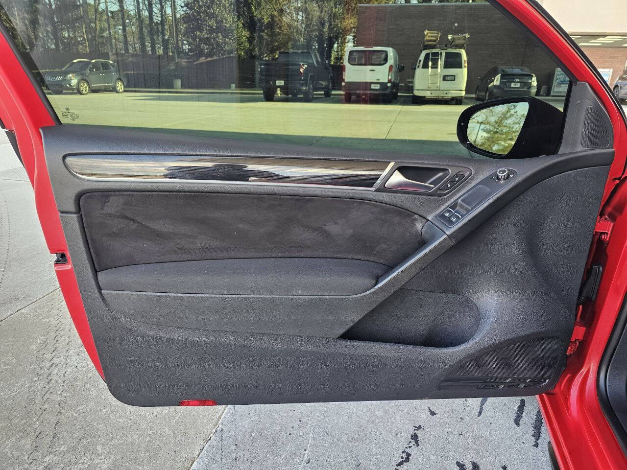 Used 2011 Volkswagen GTI 2-Door FWD image 19