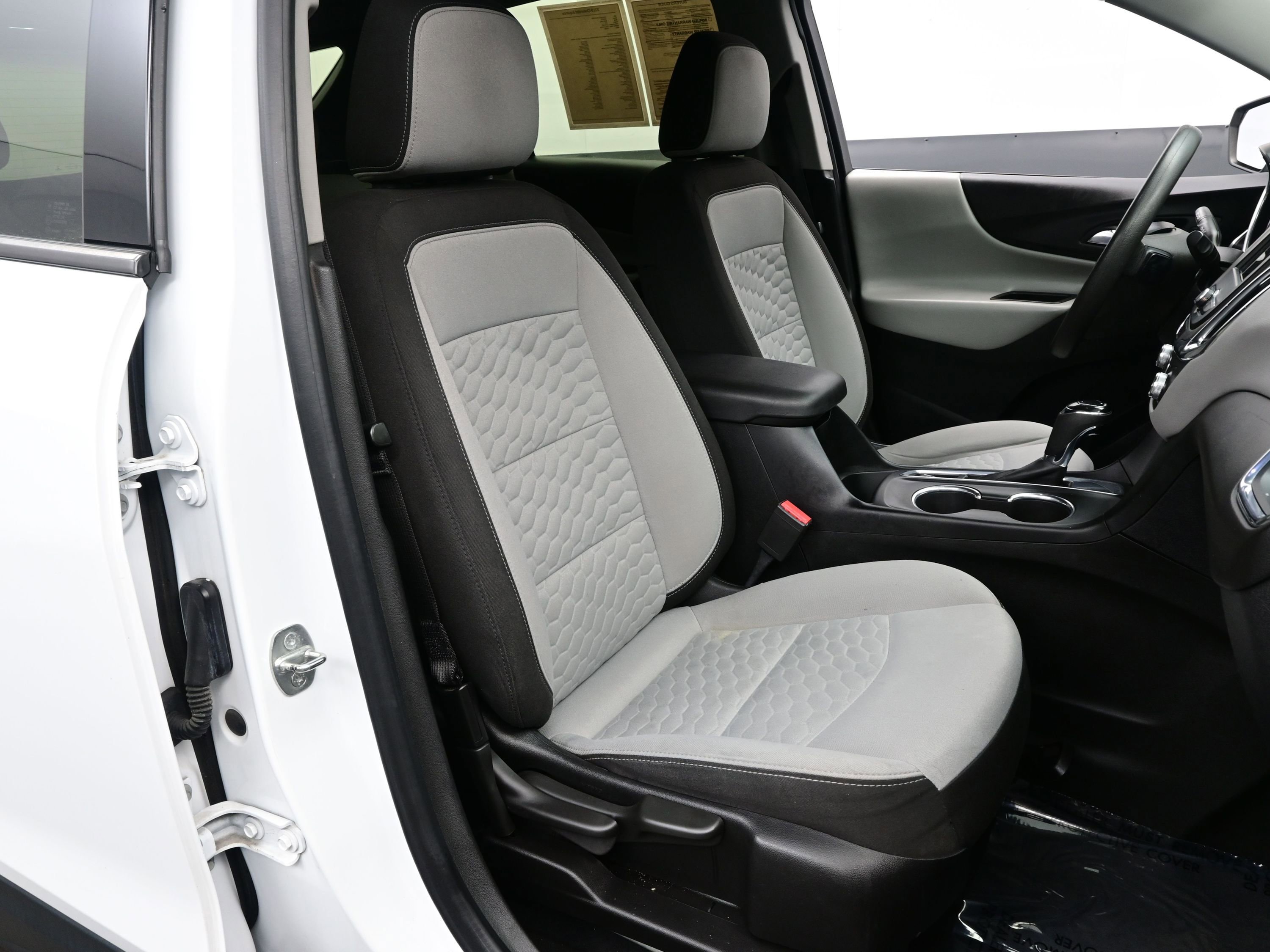 Used 2019 Chevrolet Equinox LS image 13