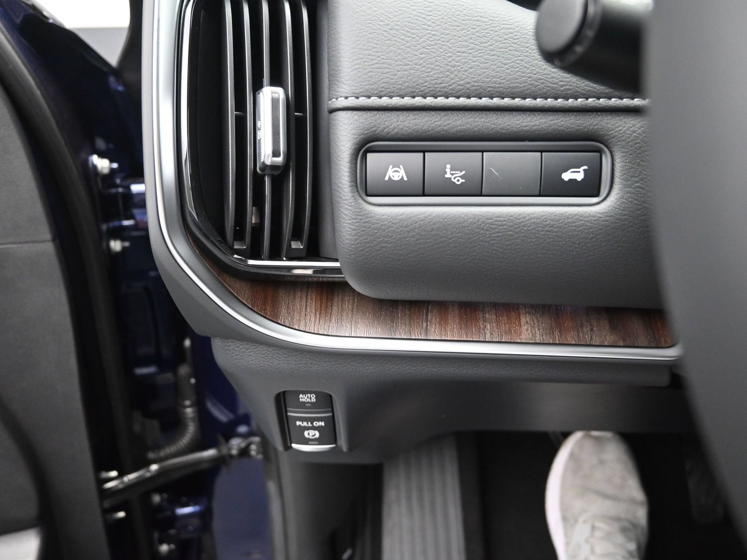New 2025 Nissan Armada Platinum Reserve AWD/4WD image 12
