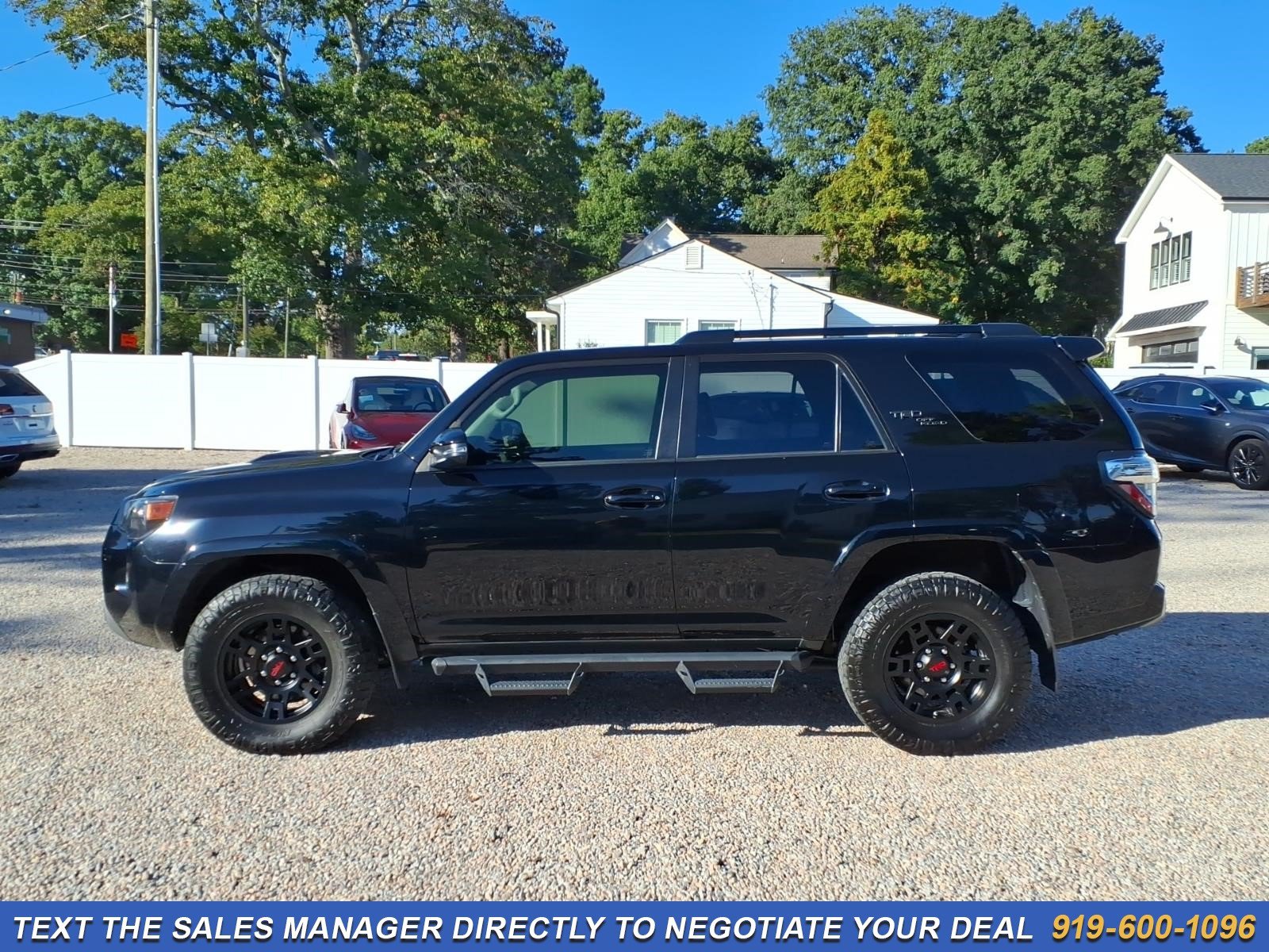 Used 2024 Toyota 4Runner TRD Off-Road Premium w/ Moonroof Package AWD/4WD image 4
