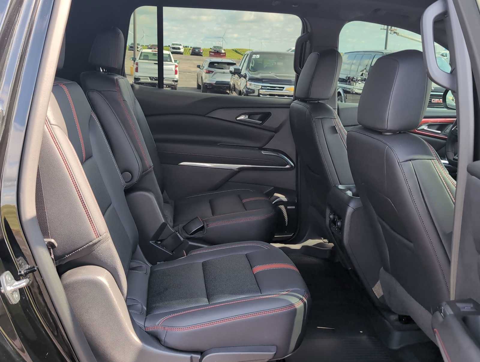 Used 2024 Chevrolet Traverse RS AWD/4WD image 27