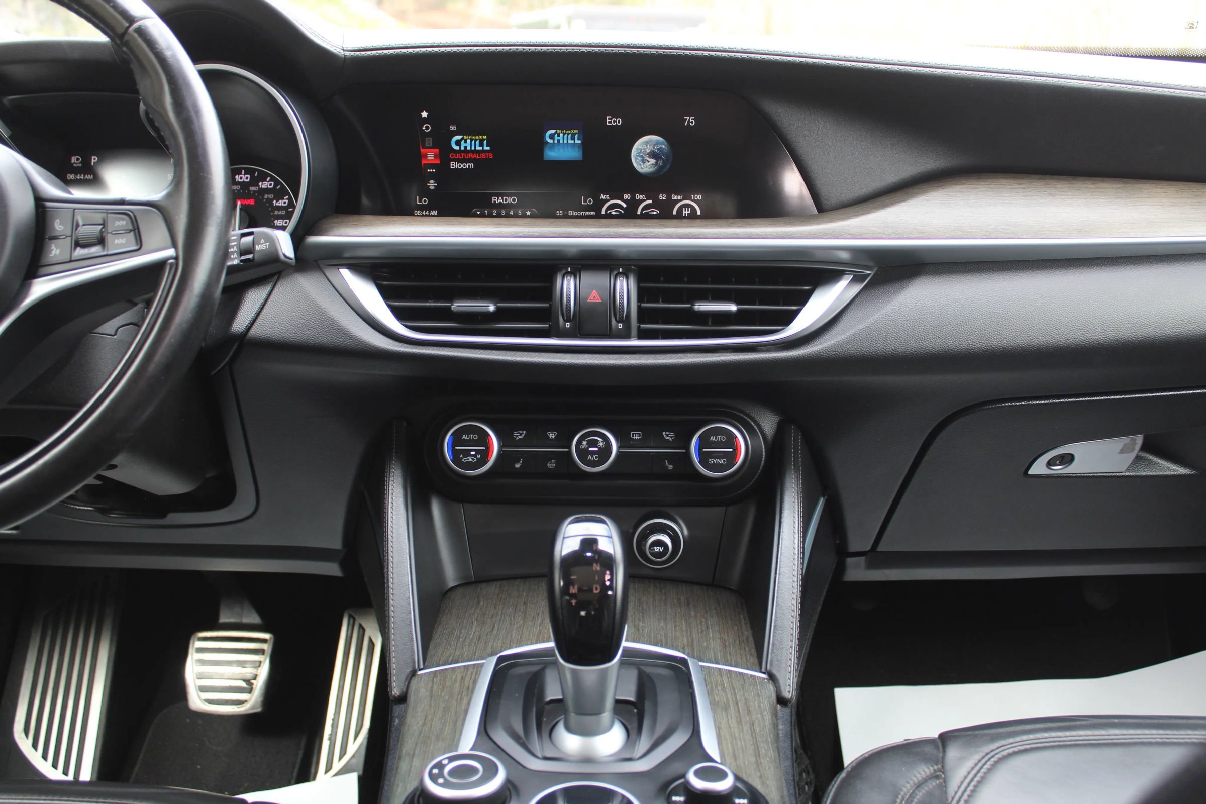 Used 2019 Alfa Romeo Stelvio Ti Lusso w/ Quick Order Package 22X Lusso AWD/4WD image 21