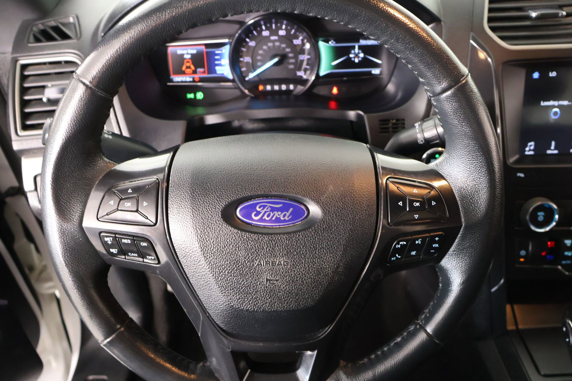 Used 2019 Ford Explorer XLT w/ Equipment Group 202A FWD image 3