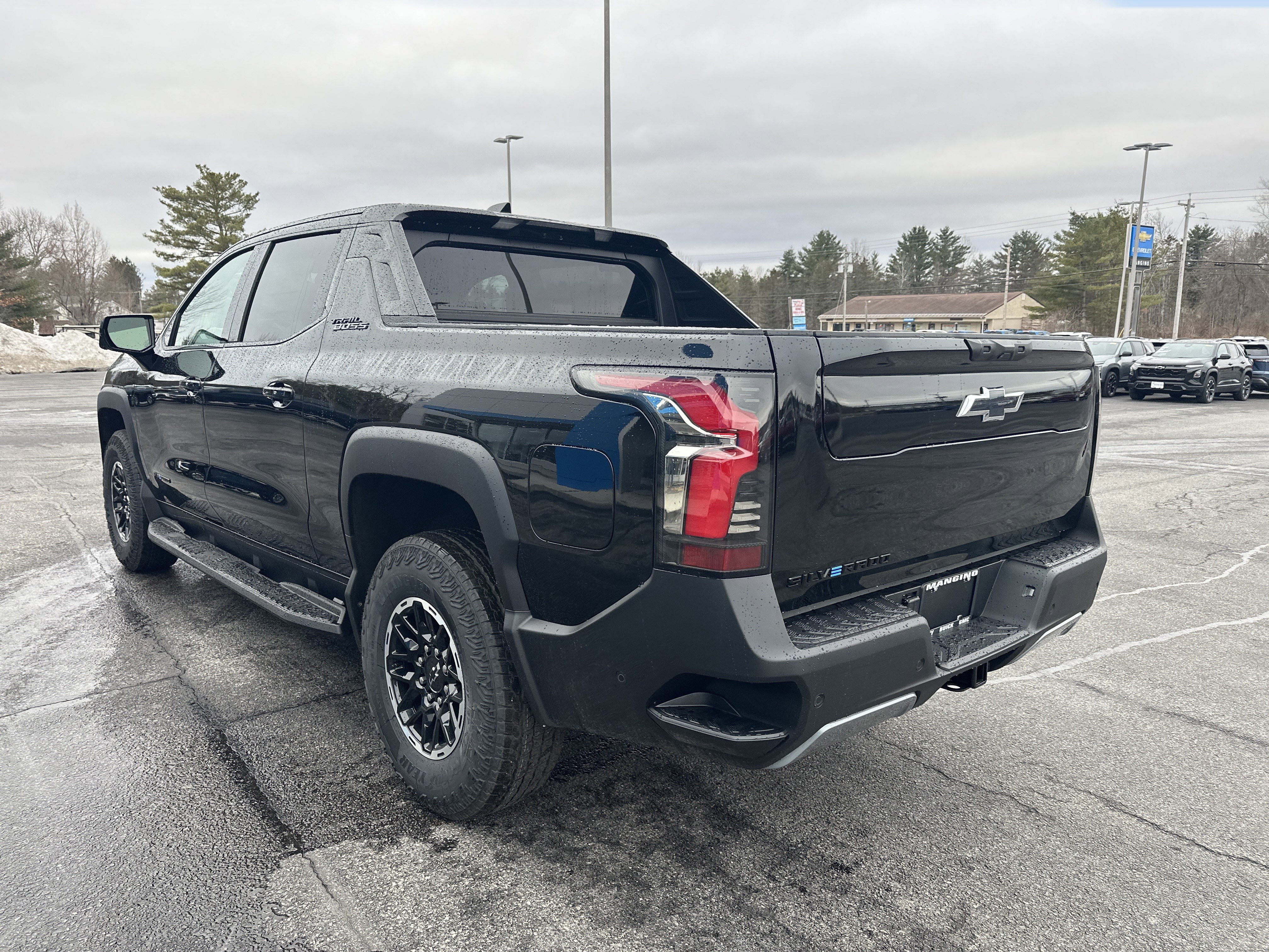 New 2026 Chevrolet Silverado EV Trail Boss w/ Premium Package AWD/4WD image 9