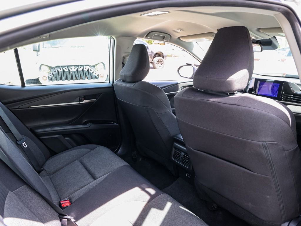 Used 2025 Toyota Camry LE image 17