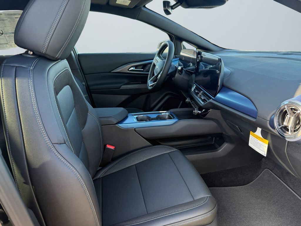 New 2026 Chevrolet Equinox EV LT image 15