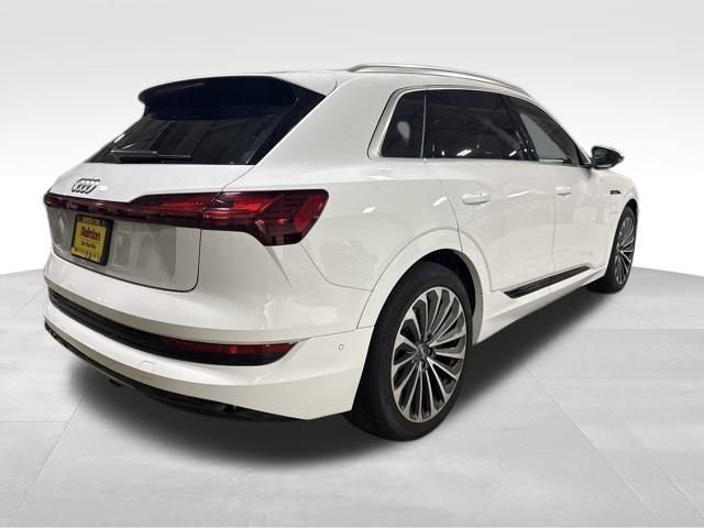 Used 2019 Audi e-tron Prestige w/ Prestige Package image 10