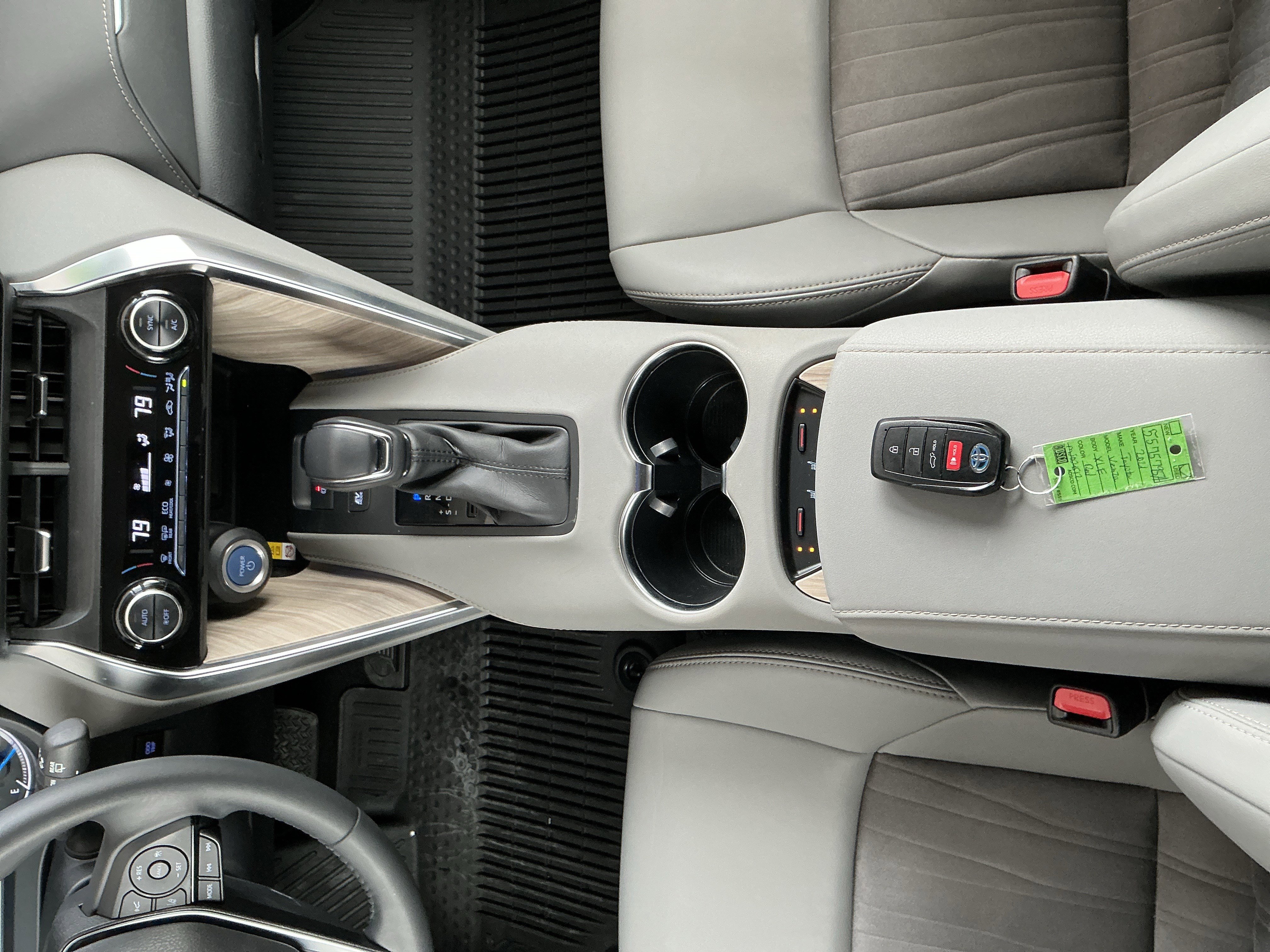 Certified 2021 Toyota Venza XLE image 11