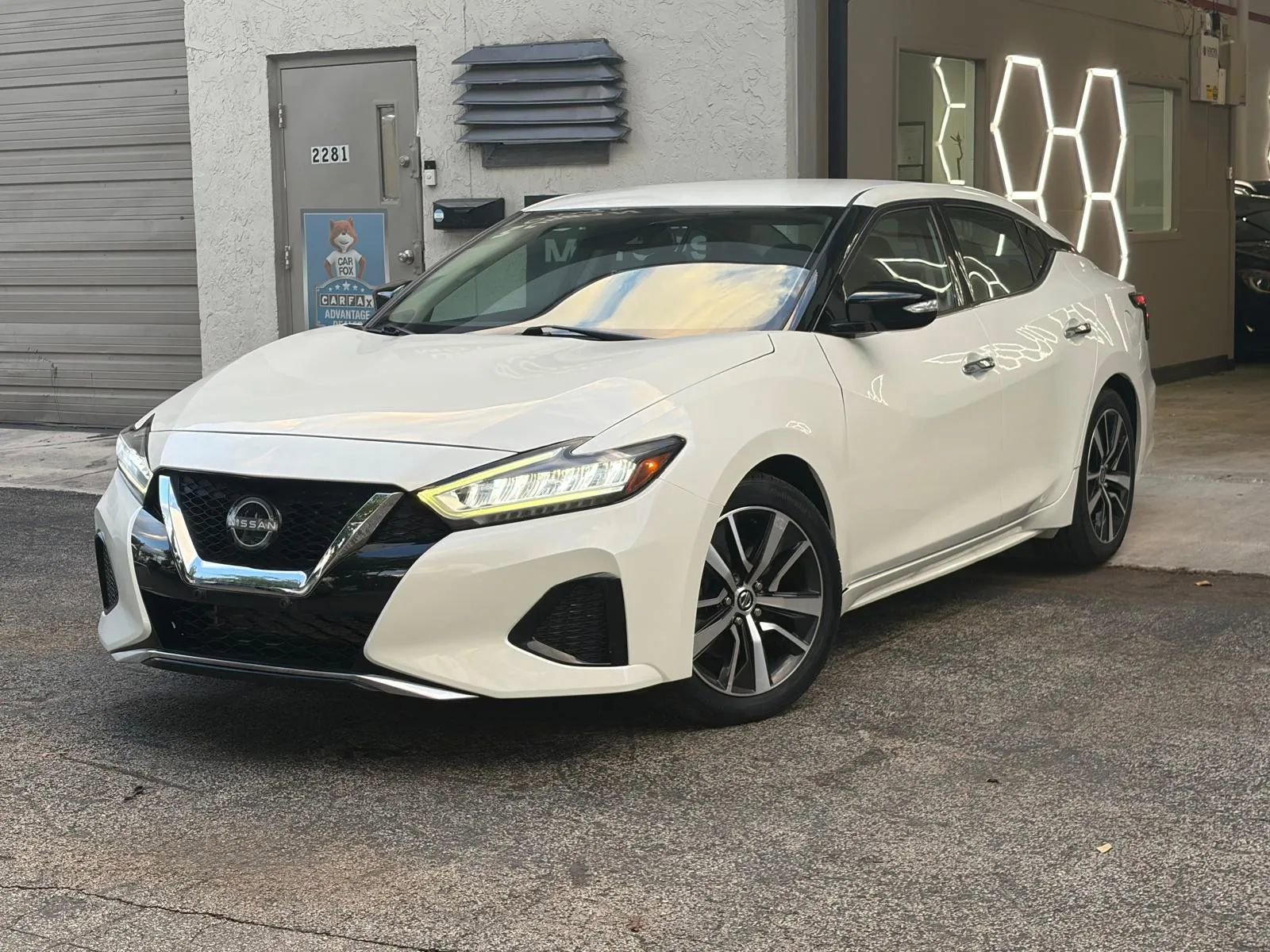 Used 2023 Nissan Maxima SV w/ Floor Mat Group FWD image 3