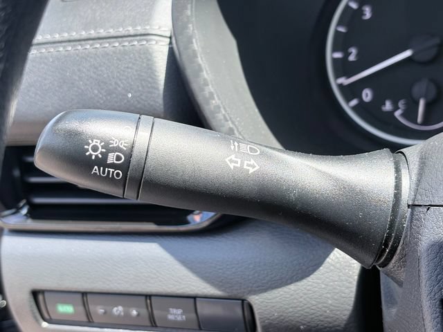 Used 2025 Nissan Sentra SV FWD image 15