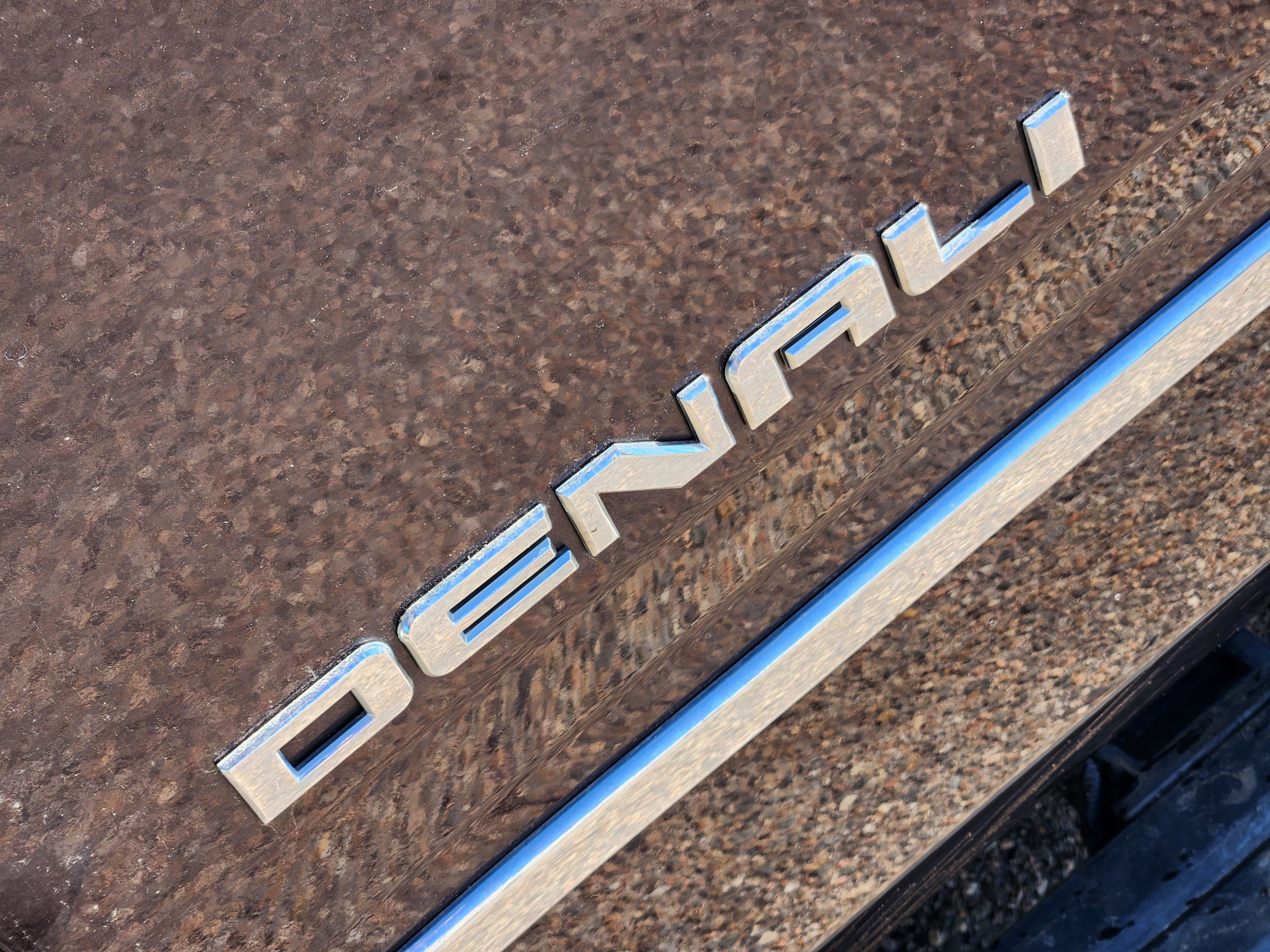 Used 2015 GMC Yukon XL Denali image 8