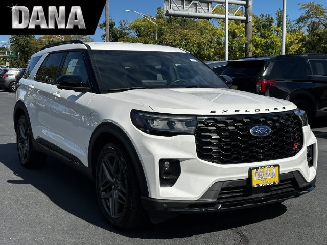 Used 2025 Ford Explorer ST AWD/4WD image 1