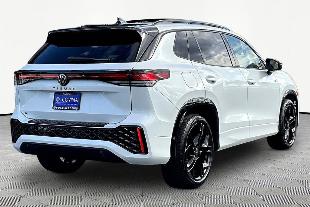 New 2026 Volkswagen Tiguan SE R-Line image 6