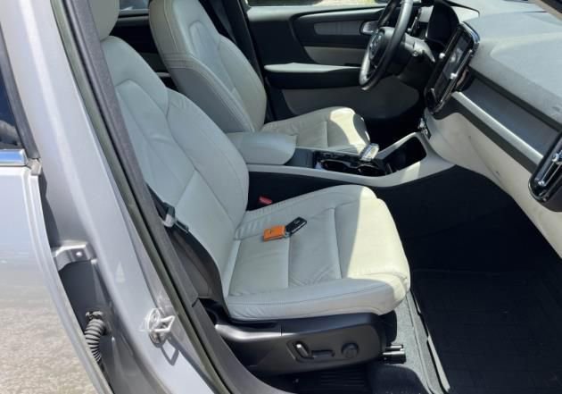 Used 2023 Volvo XC40 B5 Plus w/ Driver Assist Package AWD/4WD image 11