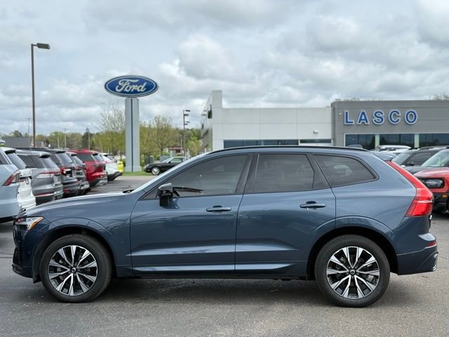 Used 2023 Volvo XC60 B5 Plus AWD/4WD image 45