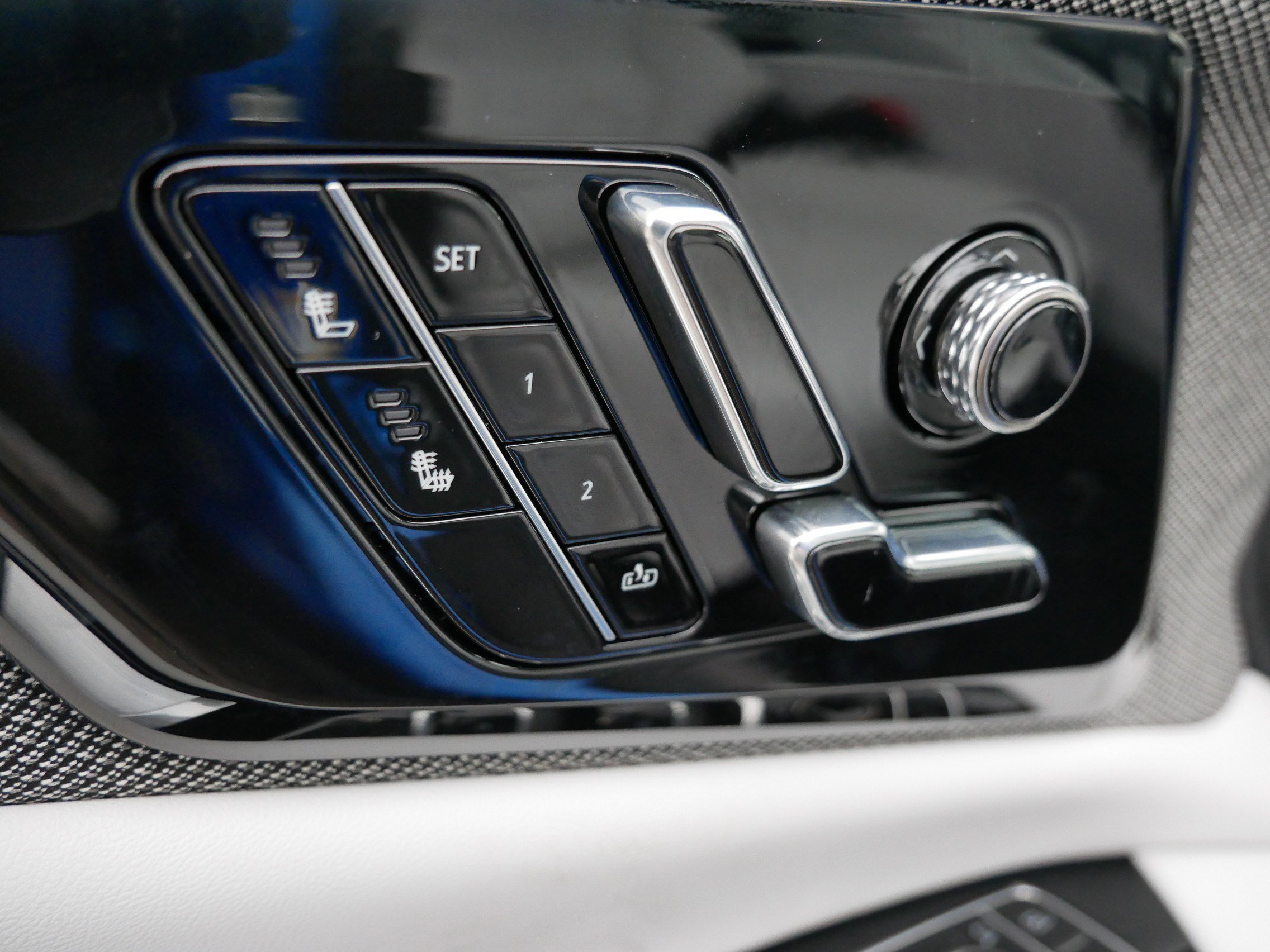 New 2026 Cadillac Optiq Luxury 1 w/ LPO, Floor Liner Package image 18