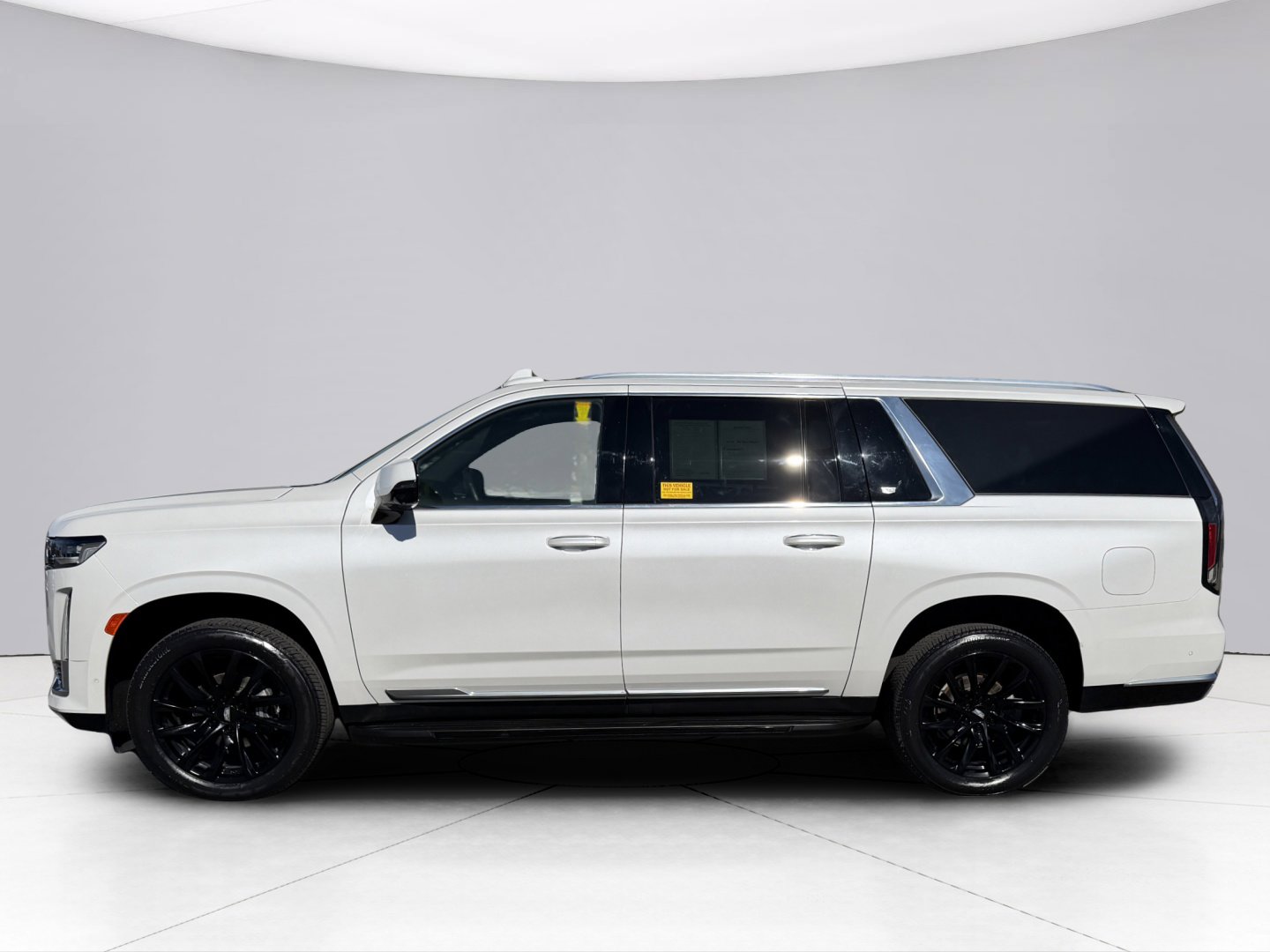 Used 2021 Cadillac Escalade ESV Premium Luxury w/ LPO, Illumination Package image 2