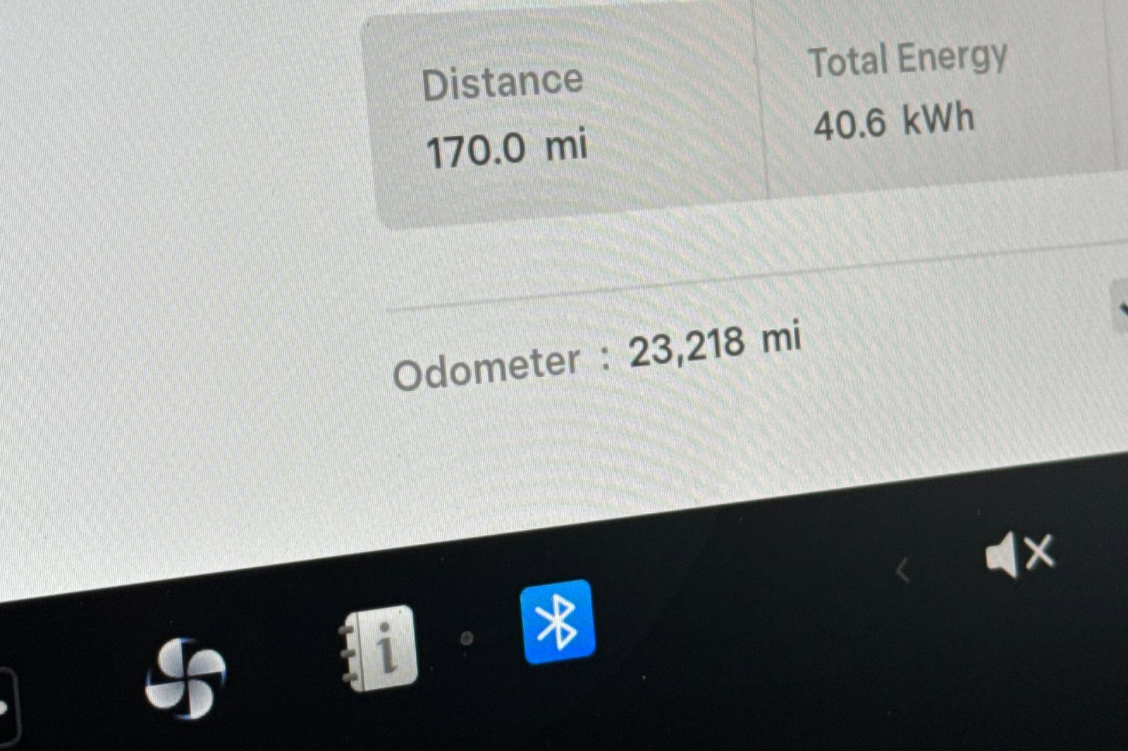 Used 2023 Tesla Model 3 Standard Range image 33