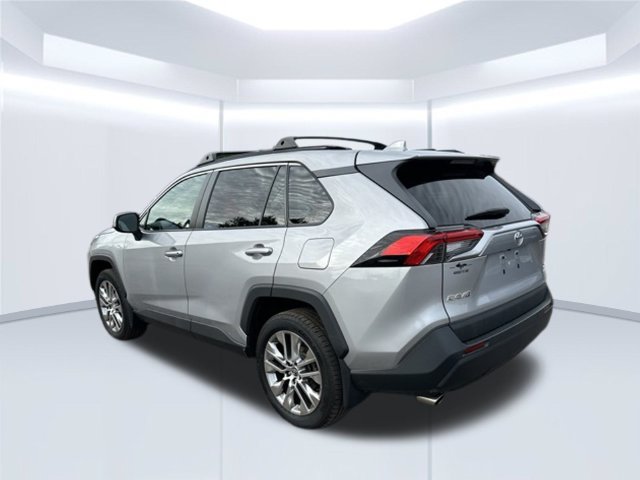 Used 2021 Toyota RAV4 XLE Premium AWD/4WD image 7