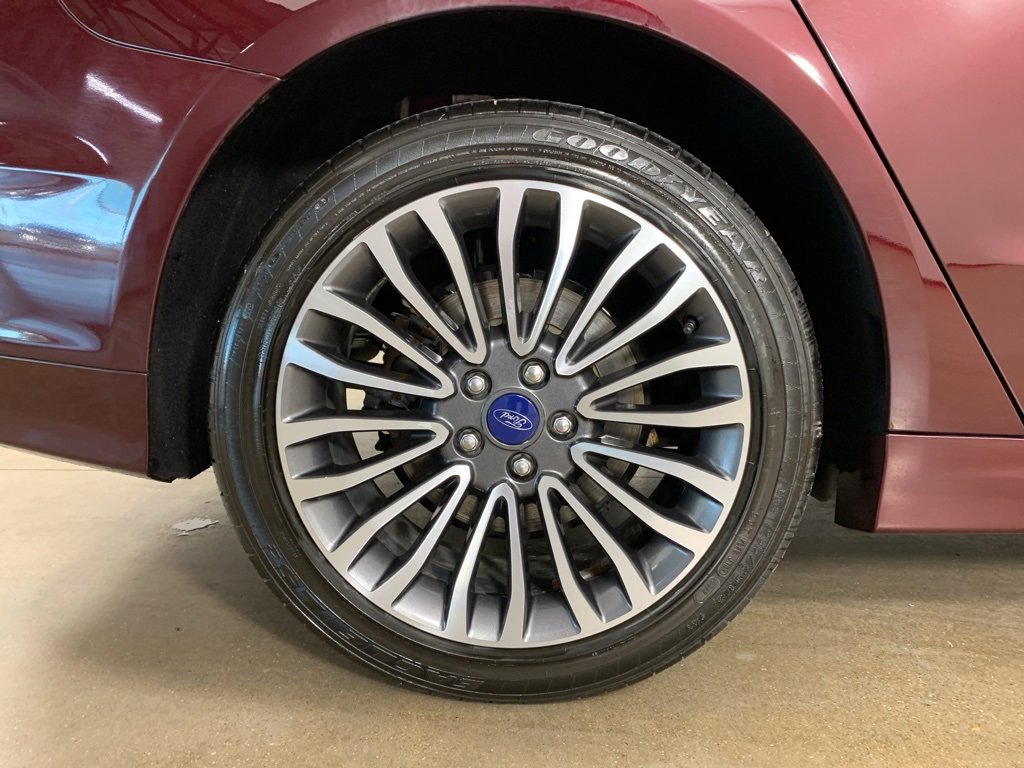 Used 2017 Ford Fusion SE w/ Fusion SE Technology Package image 38