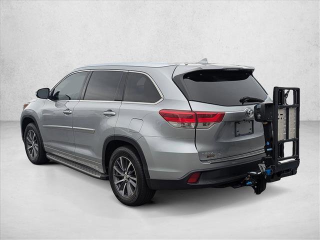 Used 2018 Toyota Highlander XLE FWD image 7