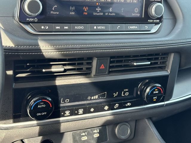 Used 2025 Nissan Rogue SV image 19