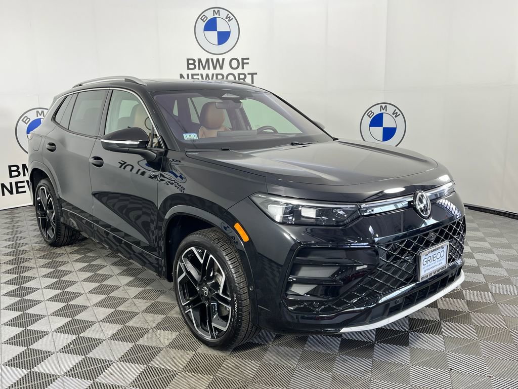 Used 2025 Volkswagen Tiguan SEL R-Line