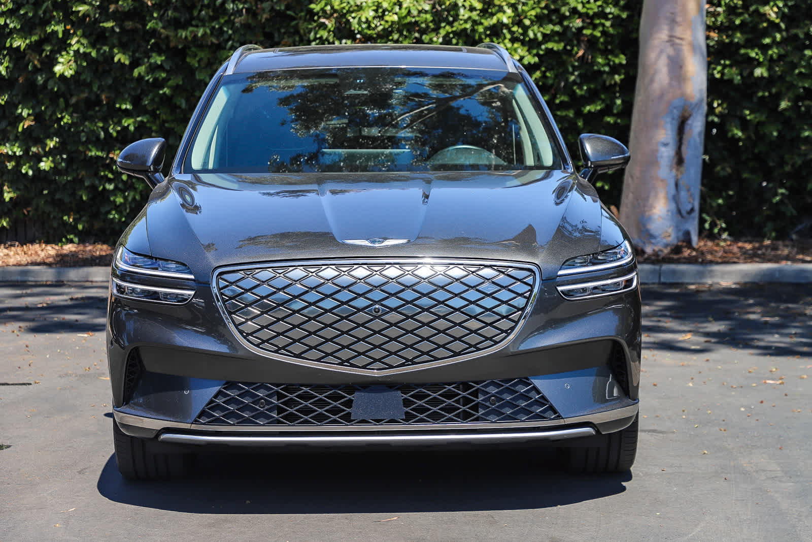 Used 2025 Genesis Electrified GV70 AWD/4WD image 2