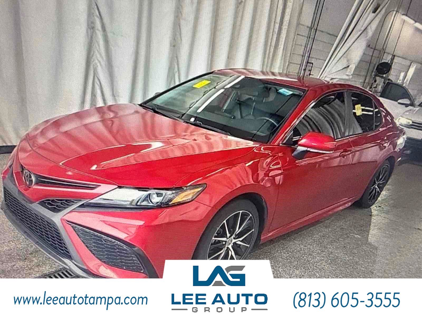 Used 2023 Toyota Camry SE image 1