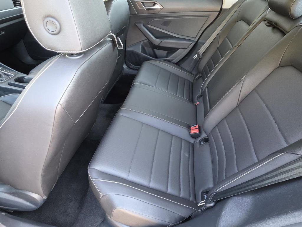Used 2024 Volkswagen Jetta SE FWD image 9