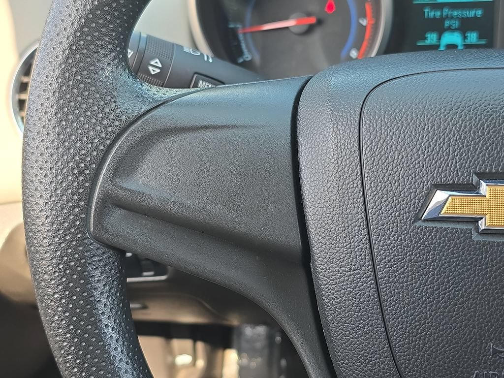 Used 2014 Chevrolet Cruze LS FWD image 19