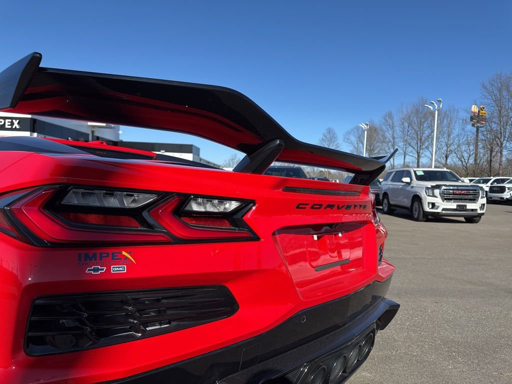 Used 2023 Chevrolet Corvette Z06 w/ Z07 Performance Package image 27