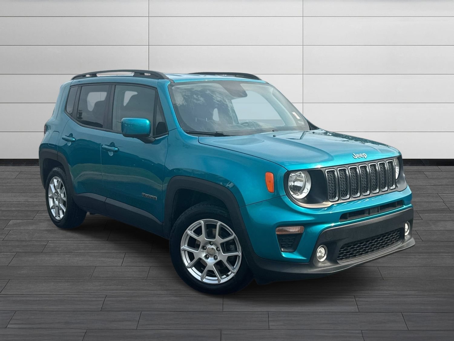 Used 2019 Jeep Renegade Latitude FWD video 2