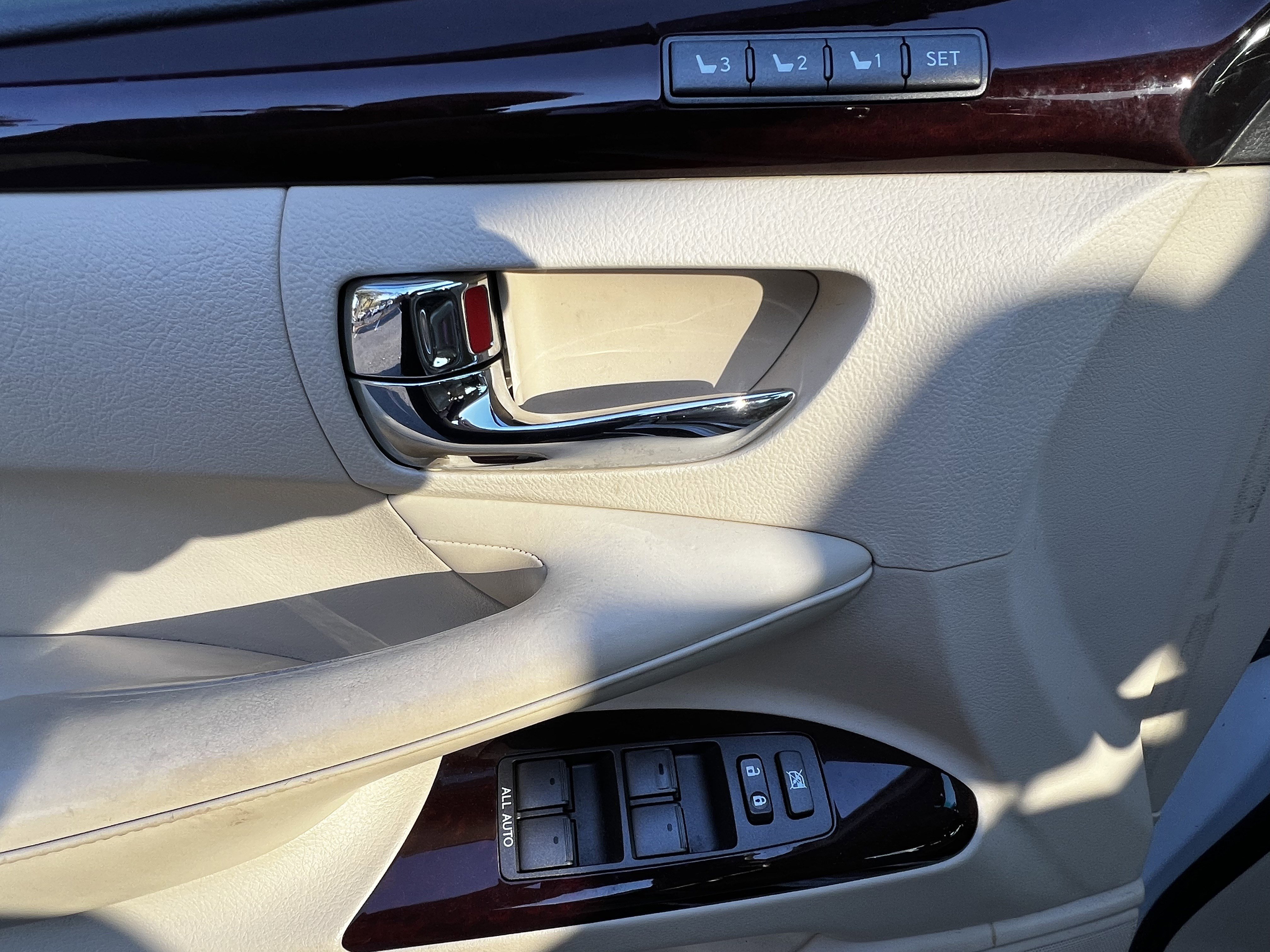 Used 2014 Lexus LX 570 4WD image 14