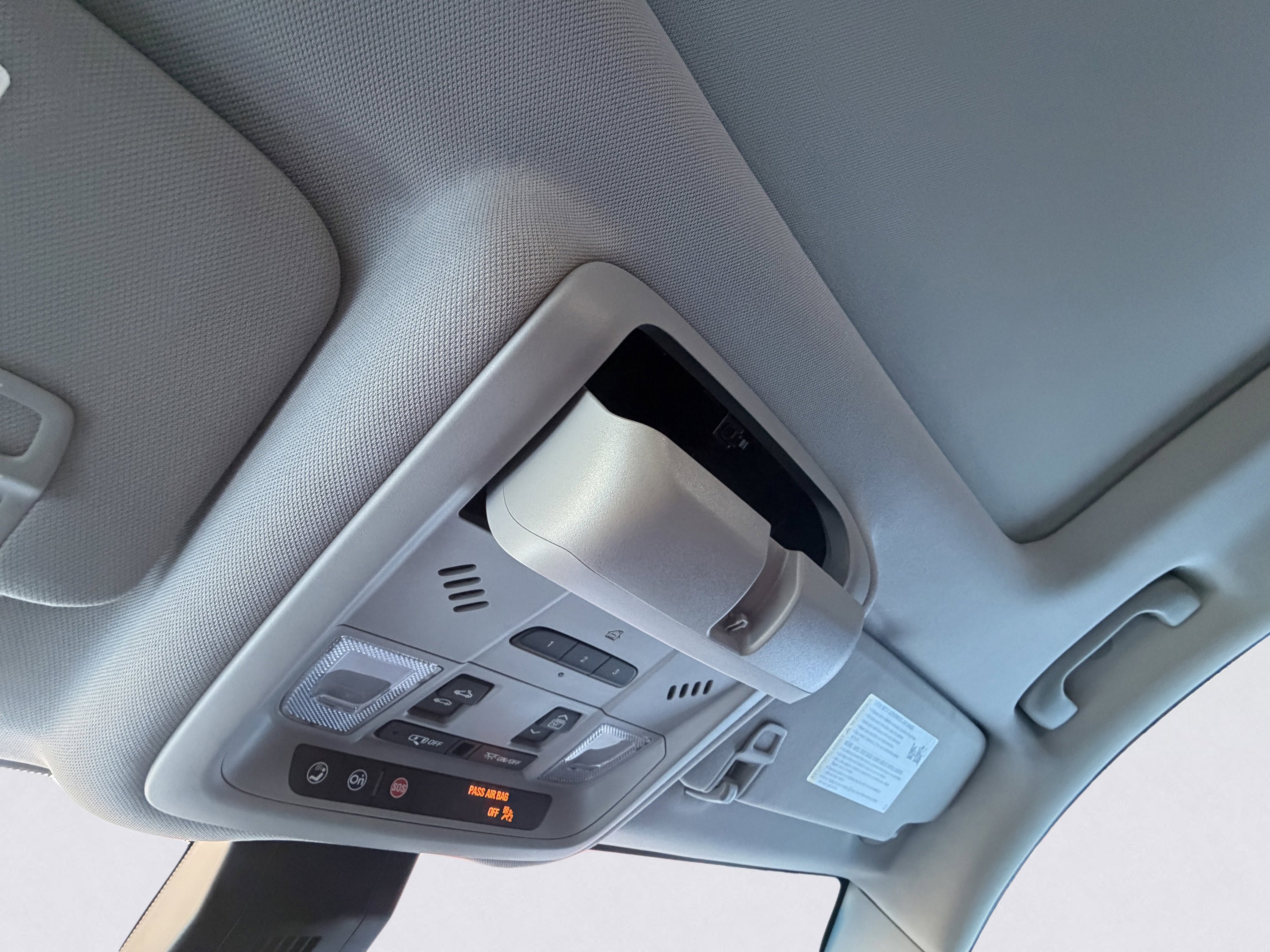 Used 2023 GMC Terrain SLT w/ Infotainment Package II image 26