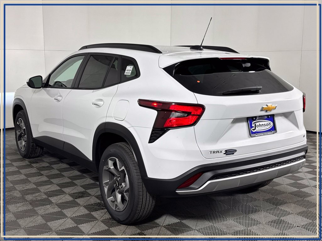 New 2026 Chevrolet Trax LT w/ LT Convenience Package FWD image 9