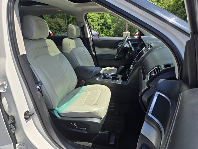 Used 2016 Ford Explorer Platinum image 19